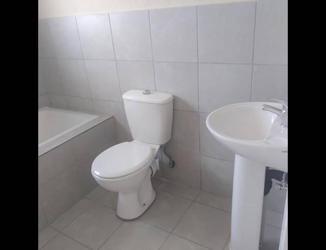 3 BEDROOM CLUSTER FOR SALE IN AZAADVILLE